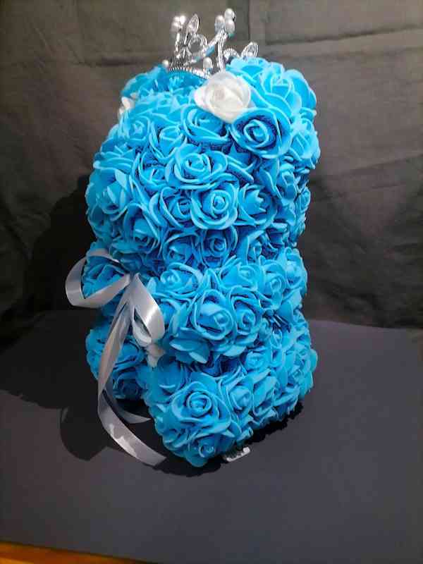 Medvídek z pěnových růží - Modrý - Svítící  - foto 4