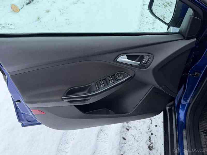 Ford Focus 1,5   110KW Combi, Titanium, ČR - foto 7