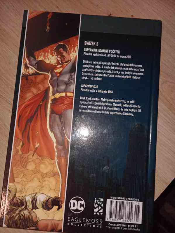 Kniha DC komiksový komplet Superman: utajený počátek  - foto 2