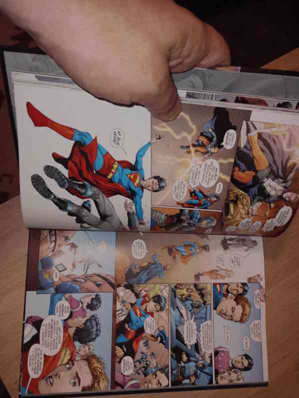 Kniha DC komiksový komplet Superman: utajený počátek  - foto 4