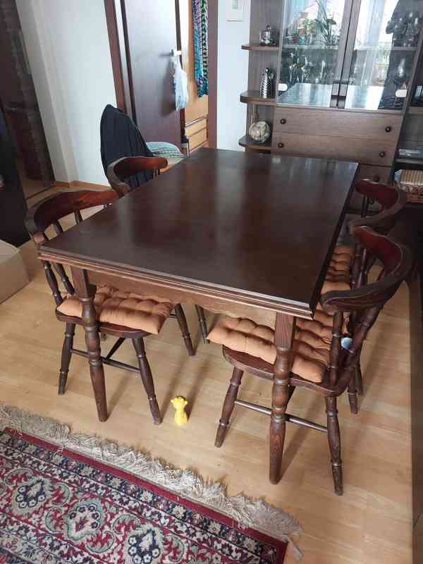 Rustikální rozkládací stůl se čtyřmi židlemi - foto 2