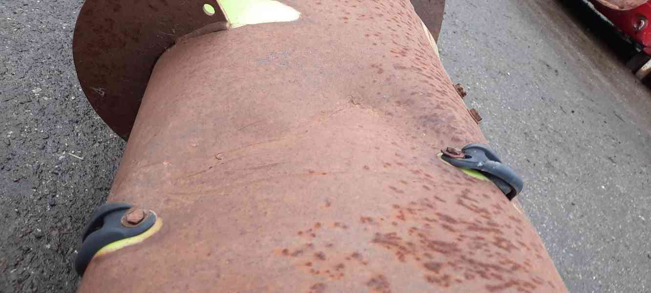 Obal průběžného šneku Claas Lexion 7,5 m - foto 5