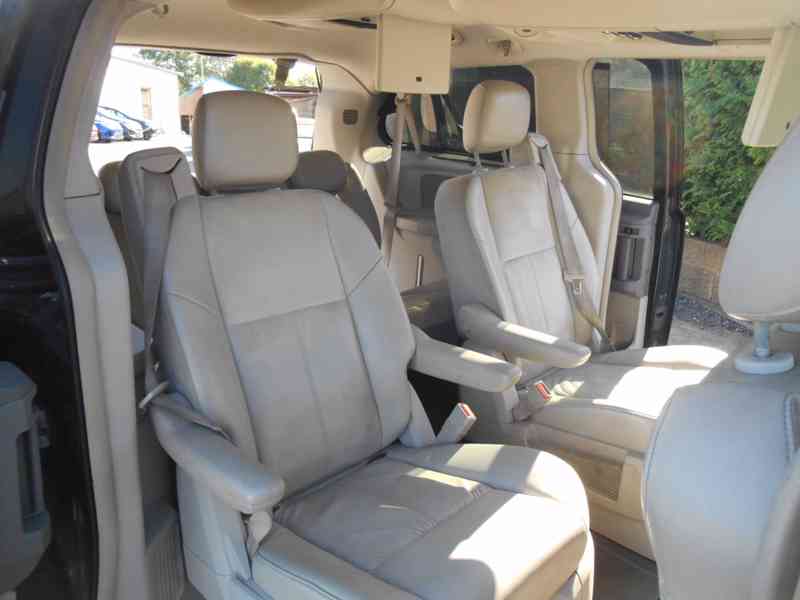 Chrysler Town Country 4,0 LPG DVD Limited RT 2008 - foto 7