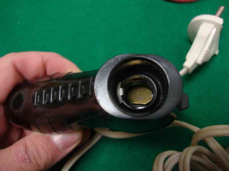 Malá bakelitová lampička fotbalová kopačka a míč rare svítí - foto 14