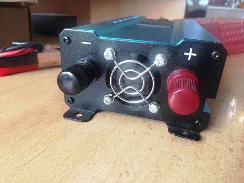 Měnič napětí 1000W – 24V DC na 220V AC (modifikovaný sinus) - foto 2