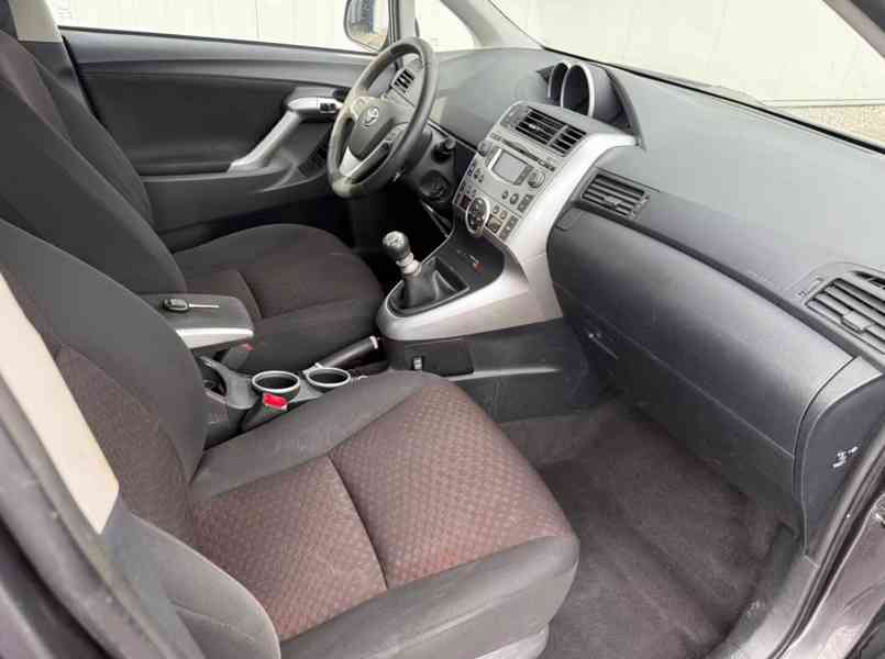 Toyota Verso Edition 1,8i benzín 108kw - foto 16