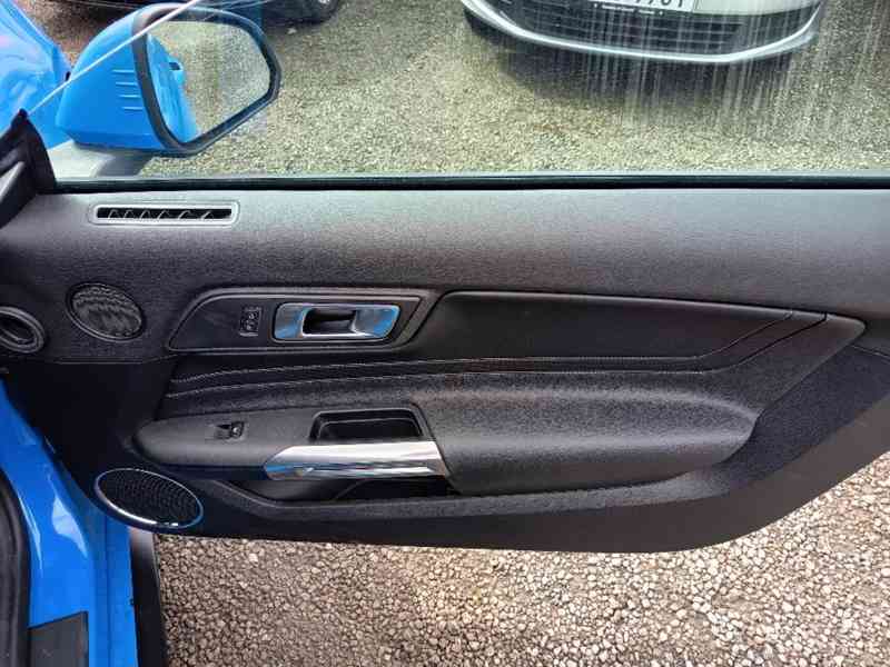 FORD Mustang 5,0 GT V8 330KW - foto 17