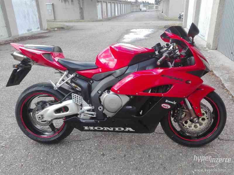 Honda cbr1000rr фиолетовый