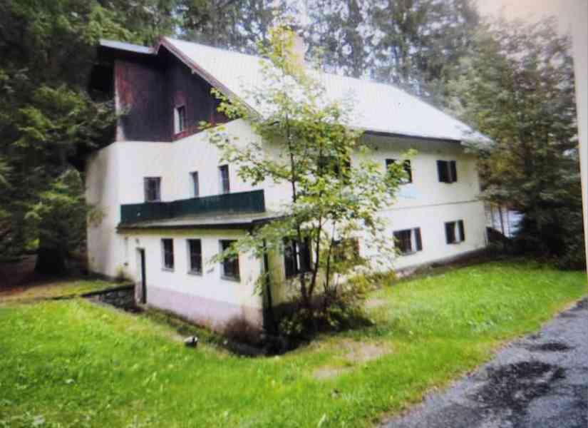 Ubytovací zařízení v obci Špičák, vým. pozm. 1504 m2,