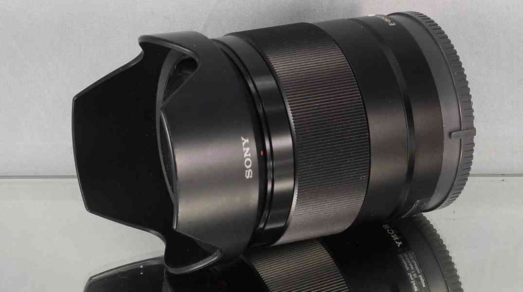 Sony FE 28mm F2 **Full-frame*širokoúhlý*E mount - foto 7