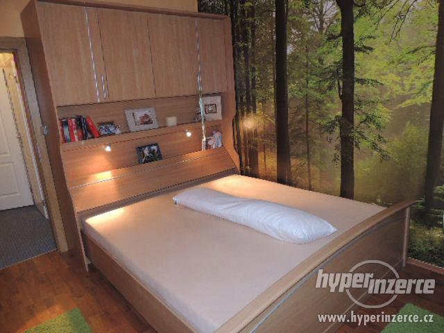 manželská postel ložnice soustava nábytku - foto 1