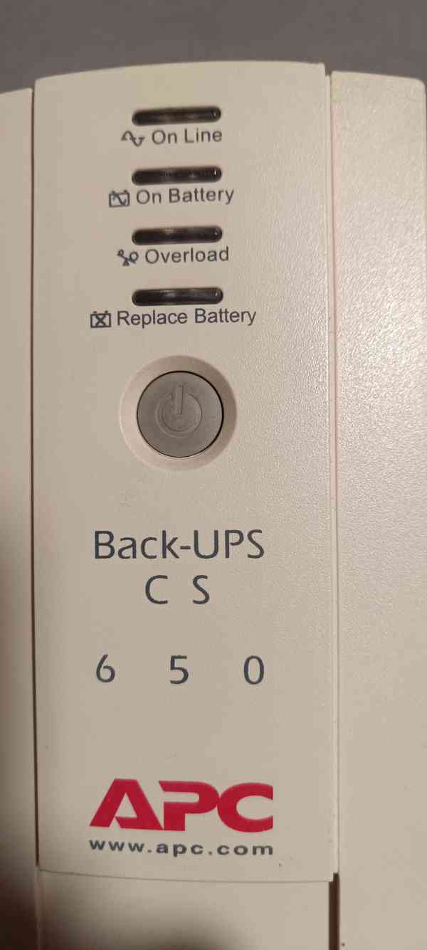  Záložní zdroj UPS APC Back-UPS CS 650