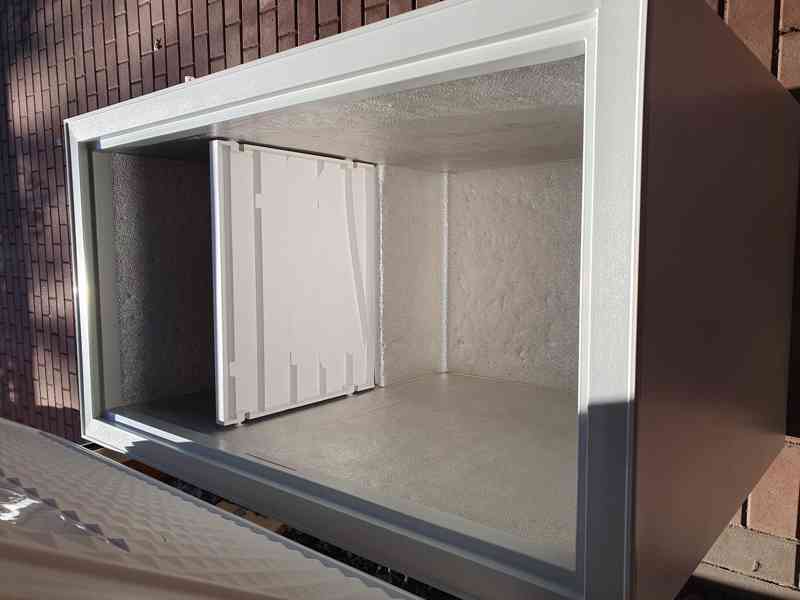 Pultový 300 litrový mrazák Samsung Calex Symphony 33 E - foto 8