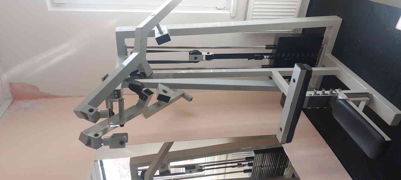 Posilovací stroj multipress, lýtka, záda s otočným kloubem.  - foto 3