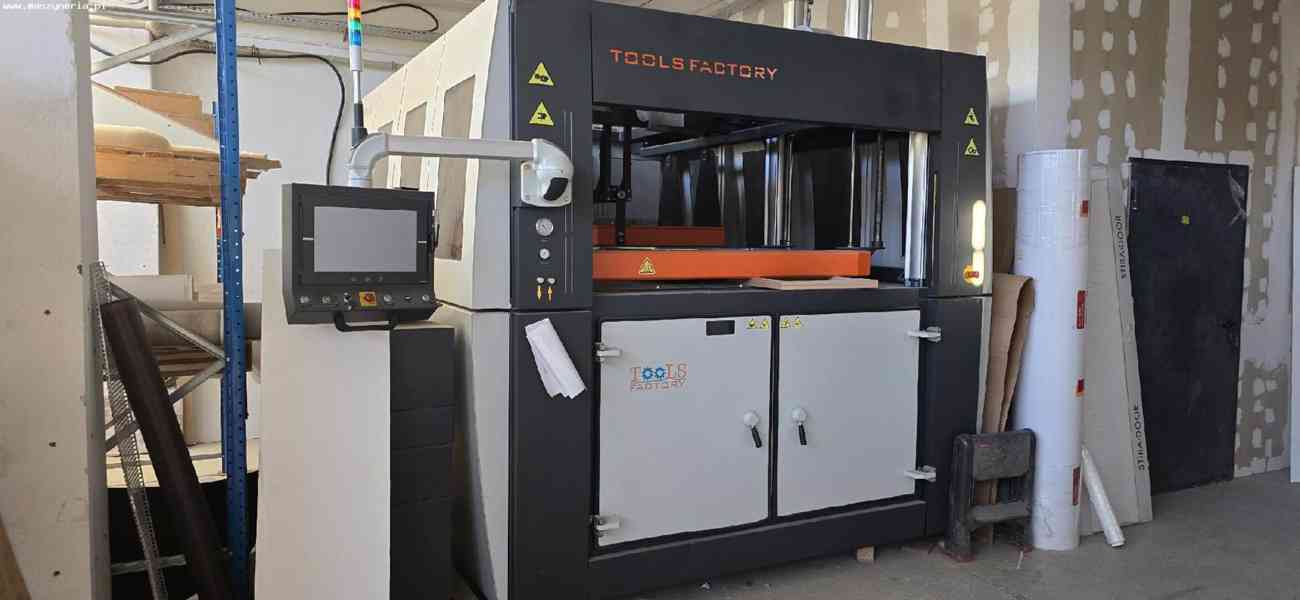 Termoformovací stroj TOOLS FACTORY TF SMARTLINE 150 PLUS - foto 2