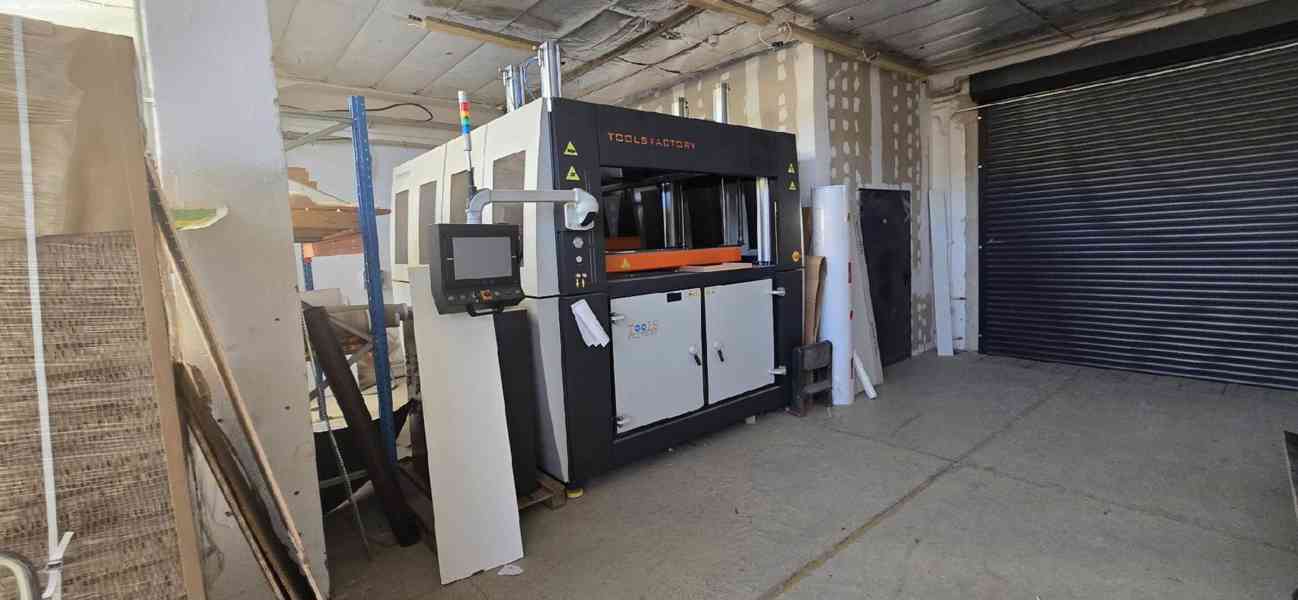 Termoformovací stroj TOOLS FACTORY TF SMARTLINE 150 PLUS