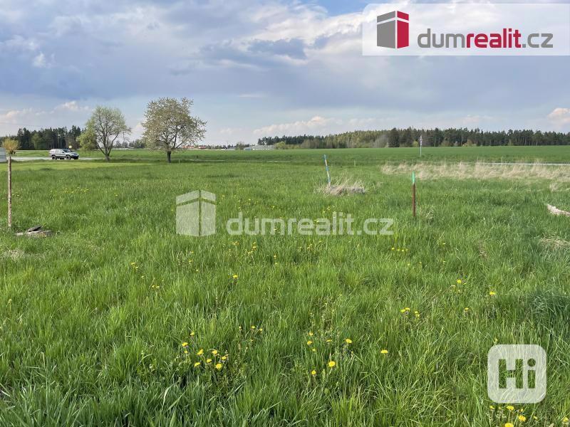 Prodej pozemku ke komerční výstavbě či bydlení v obci Bernartice u Dolních Kralovic - foto 3