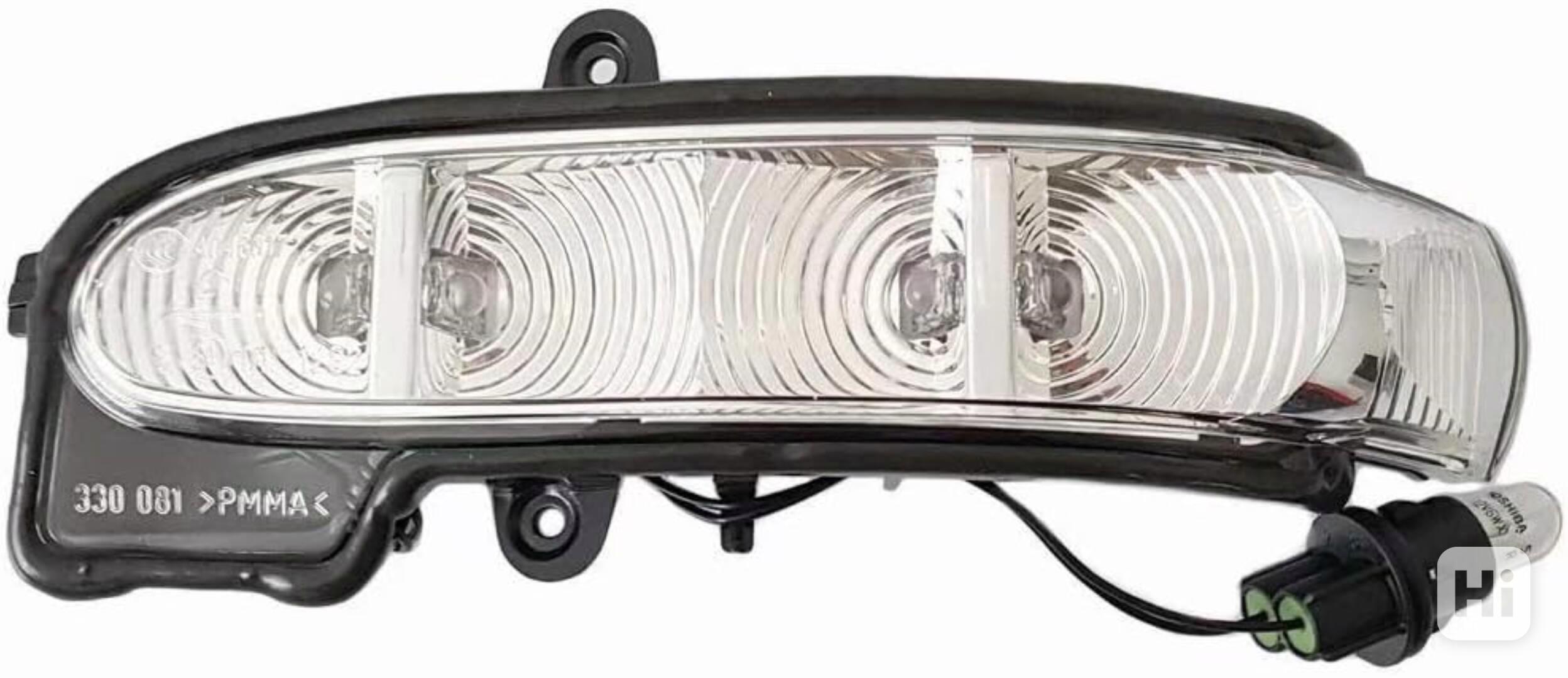 Mercedes W211-E/W463-G LEVÝ LED BLIKAC ZRCATKO - foto 1