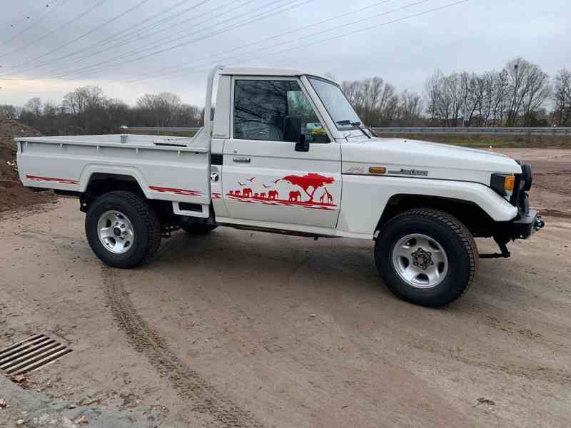 Toyota Land Cruiser 3,4D Pick-up 66kw - foto 16