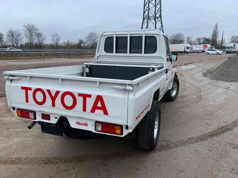 Toyota Land Cruiser 3,4D Pick-up 66kw - foto 5