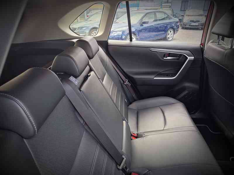 TOYOTA Rav 4   2,5HSD e-CVT AWD ČR 1 majitel  - foto 11