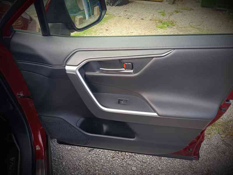 TOYOTA Rav 4   2,5HSD e-CVT AWD ČR 1 majitel  - foto 16