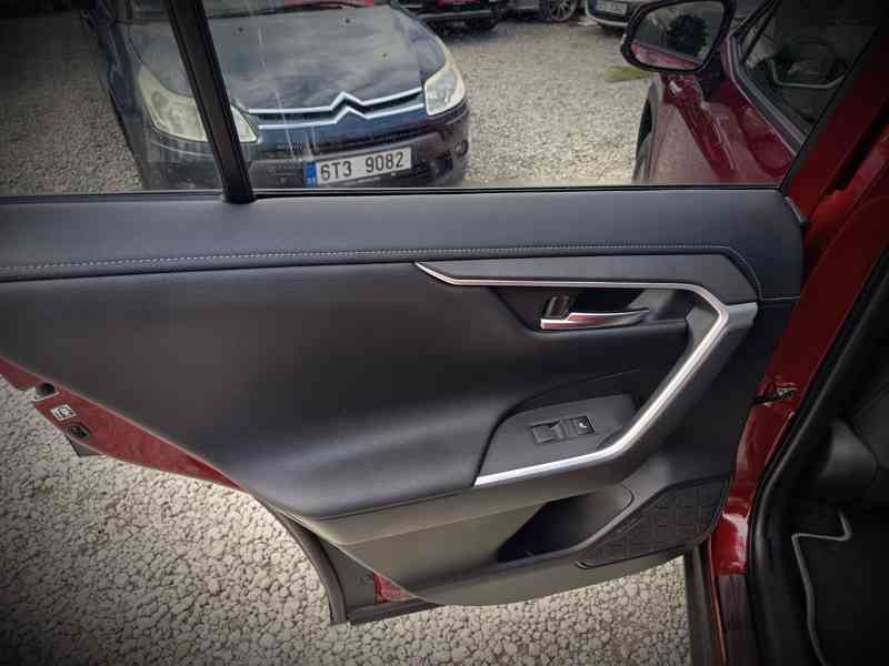 TOYOTA Rav 4   2,5HSD e-CVT AWD ČR 1 majitel  - foto 17