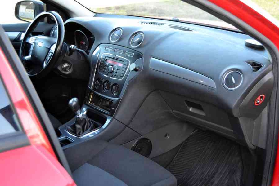 Ford Mondeo 2.0 TDCI Ambiente kombi facelift - foto 13