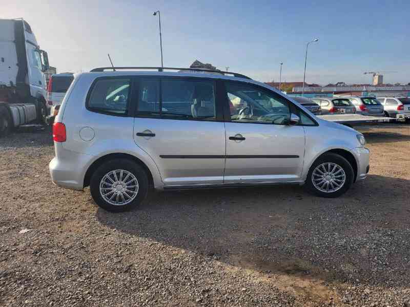 Volkswagen Touran 1,6   77kw, nová STK, rok 2013 - foto 8