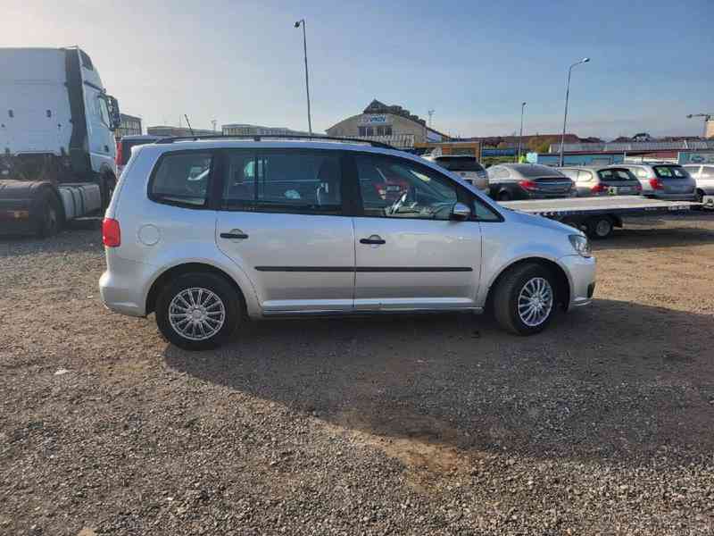 Volkswagen Touran 1,6   77kw, nová STK, rok 2013 - foto 3