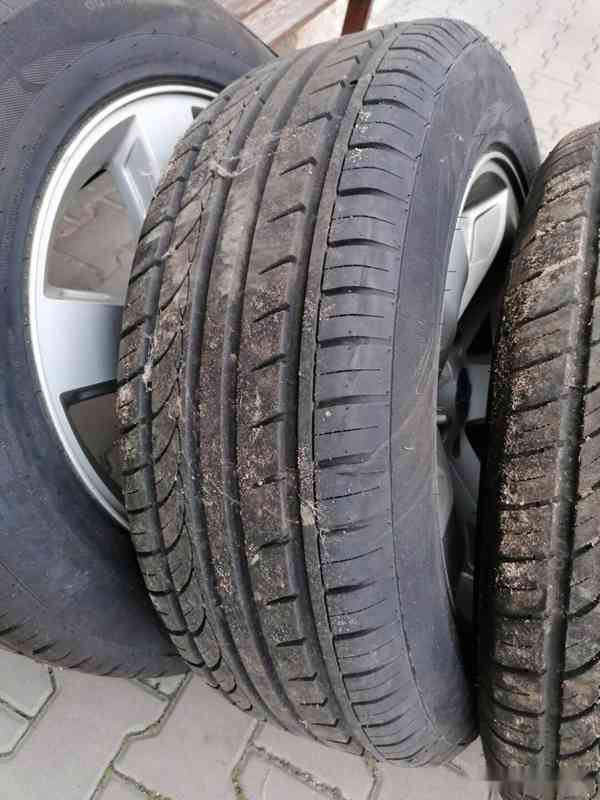 Alu kola 18” Dodge Challenger originální + letní pneu zánovn - foto 10