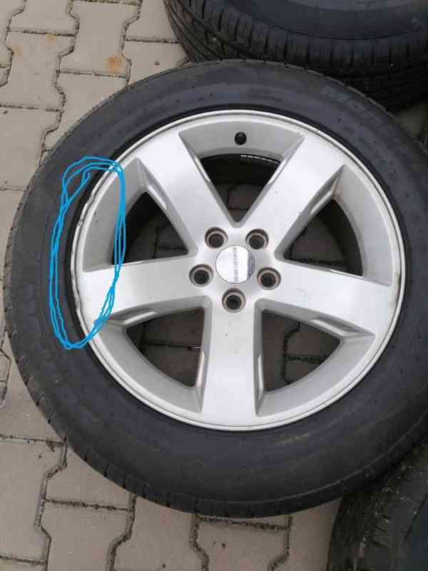 Alu kola 18” Dodge Challenger originální + letní pneu zánovn - foto 4