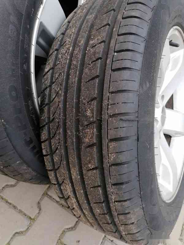 Alu kola 18” Dodge Challenger originální + letní pneu zánovn - foto 8