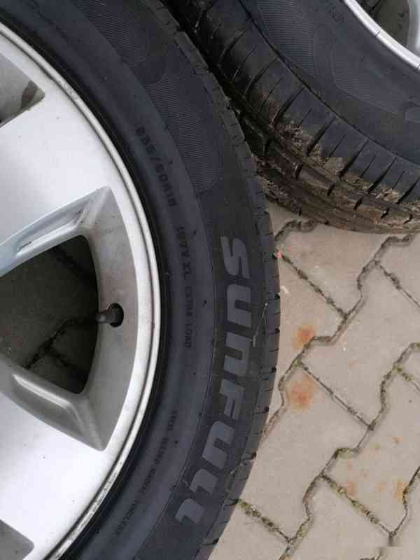 Alu kola 18” Dodge Challenger originální + letní pneu zánovn - foto 7