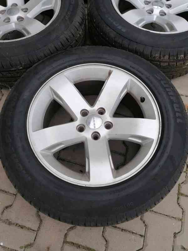 Alu kola 18” Dodge Challenger originální + letní pneu zánovn - foto 5