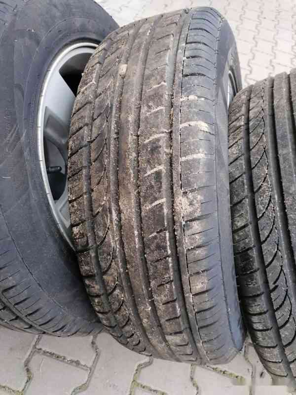 Alu kola 18” Dodge Challenger originální + letní pneu zánovn - foto 9