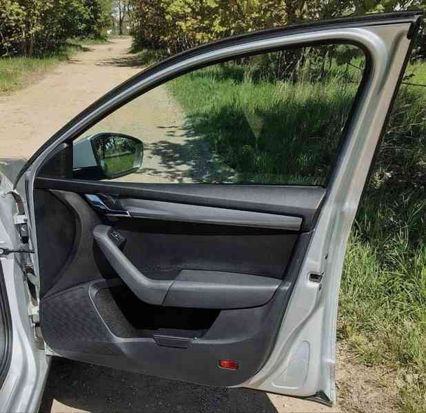 Škoda Octavia 1,6   3FL 2019 Soleil TDI 85KW - foto 22