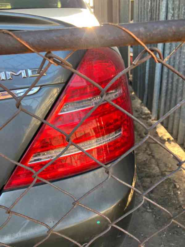 MERCEDES LAMPY W212/W221 VICE KUSU - foto 16