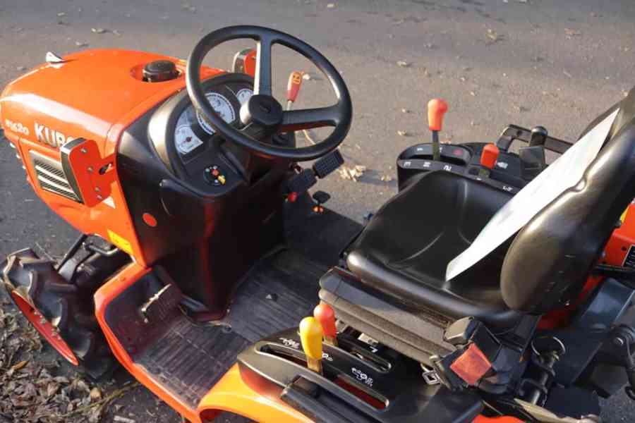 Traktor Kubota B1620 - foto 6