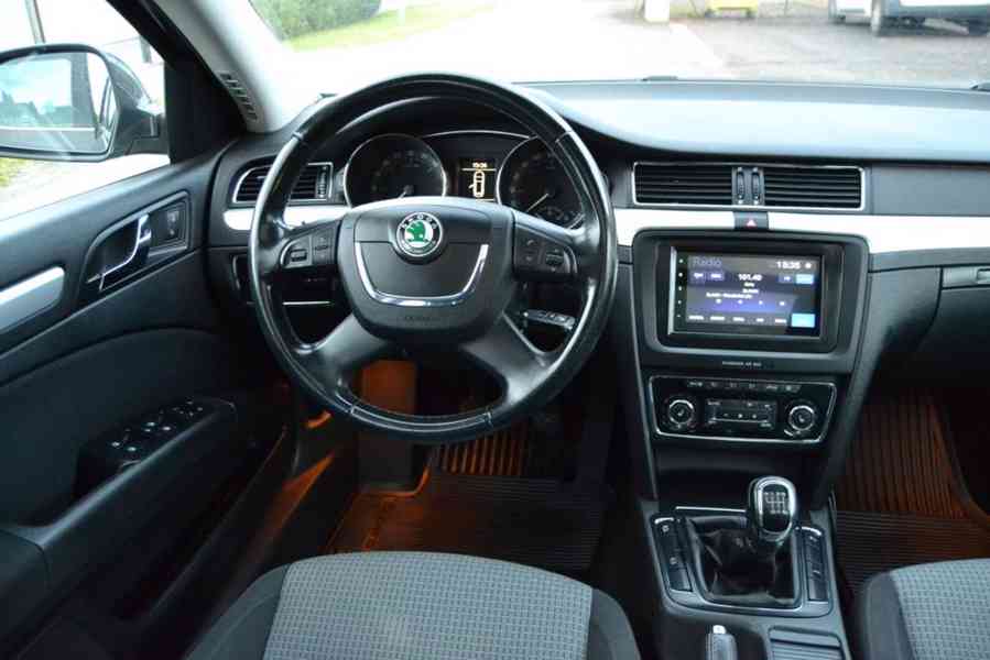 Škoda Superb 2.0 TDI 125kW Ambition kombi - foto 11