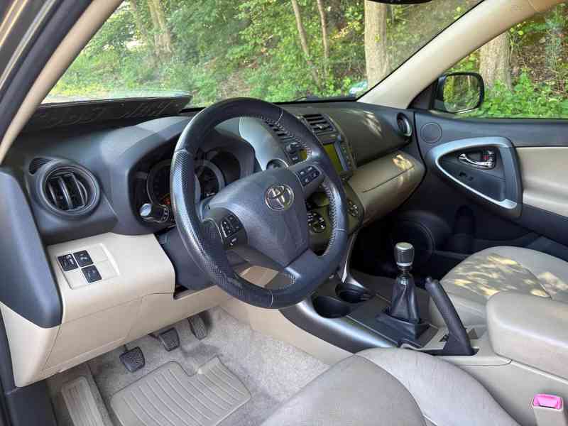 Toyota RAV 4 2,0i 4x4 Sol benzín 116kw - foto 10