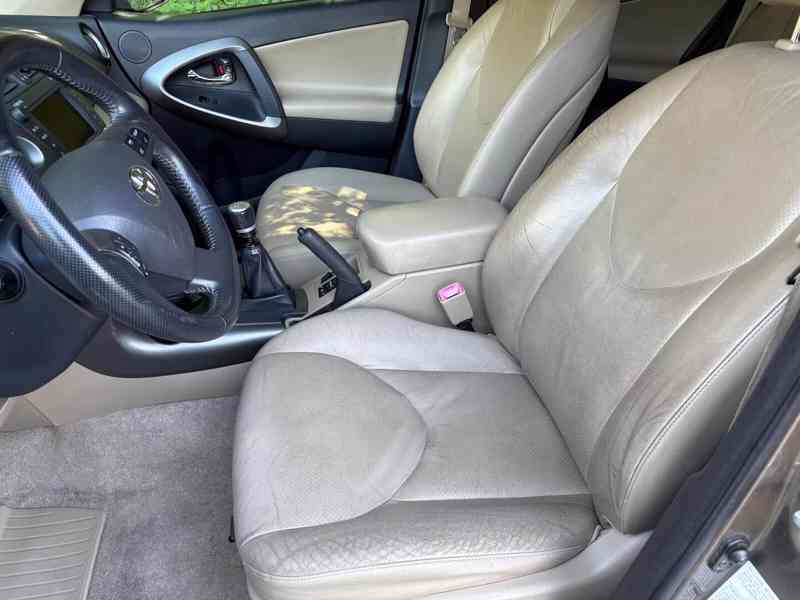 Toyota RAV 4 2,0i 4x4 Sol benzín 116kw - foto 11
