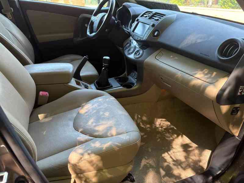 Toyota RAV 4 2,0i 4x4 Sol benzín 116kw - foto 8