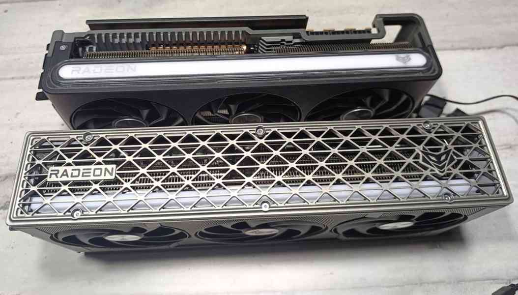 Sapphire NITRO+ AMD Radeon RX 9070 XT - foto 3
