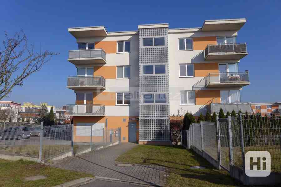 Pronájem novostavby bytu 3+kk s balkonem, garáží a parkovacím stáním v Plzni na Sylvánu - foto 16