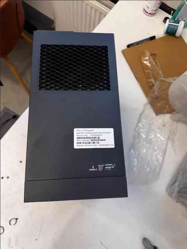 Dell Precision 3640 - foto 2