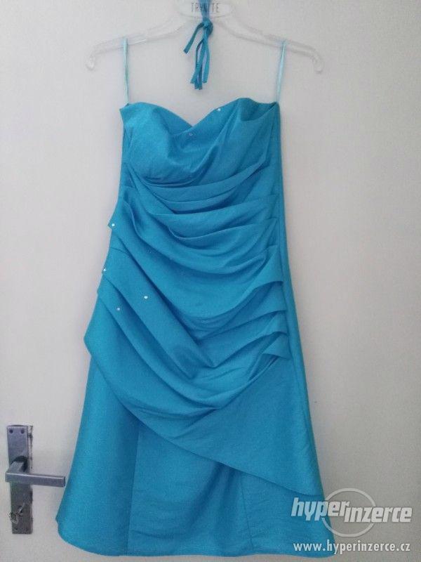 Modré plesové šaty - foto 2
