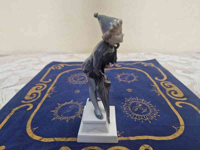Porcelánová Plastika Chlapec s deštníky Kodaň Copenhagen - foto 3