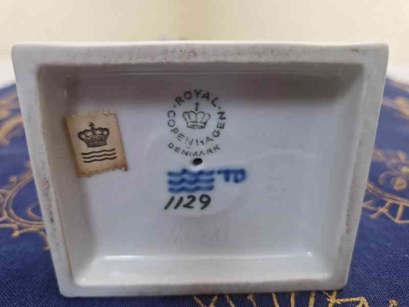 Porcelánová Plastika Chlapec s deštníky Kodaň Copenhagen - foto 9