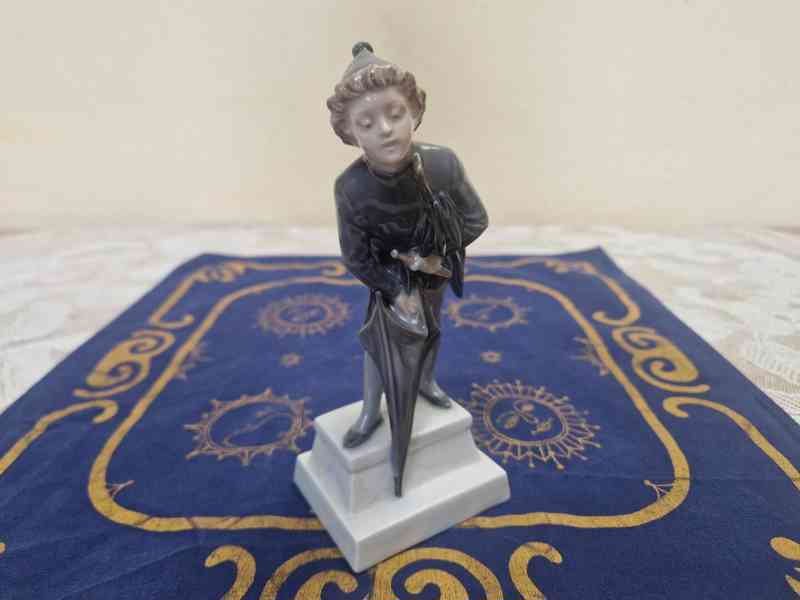 Porcelánová Plastika Chlapec s deštníky Kodaň Copenhagen - foto 2